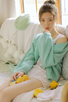 大胸奶汁乳流奶水出来白